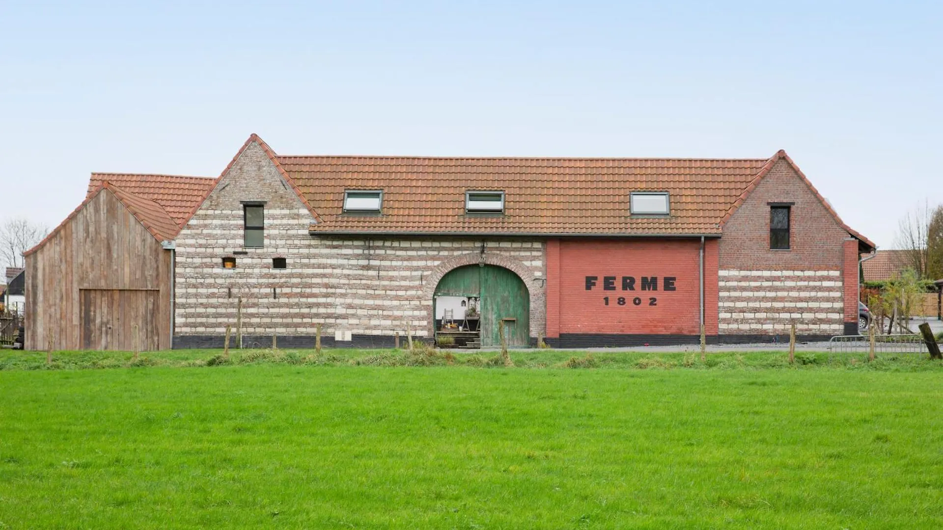 Suite & Spa A La Ferme 1802 Sainghin-en-Mélantois 0*,  France